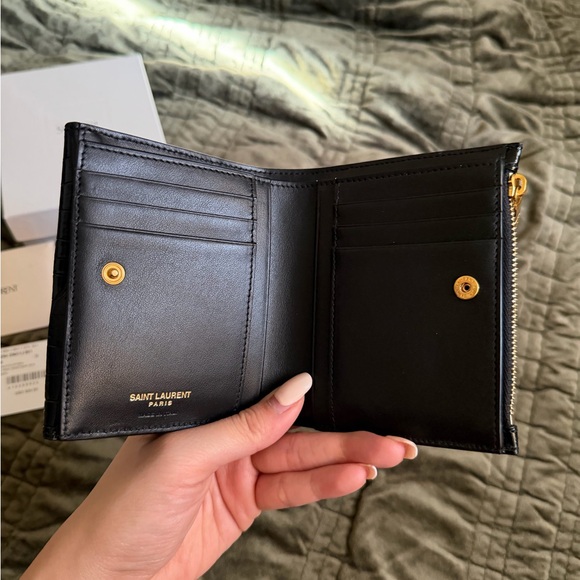 YSL Uptown Compact Bifold Wallet In Black Crocodile-embossed Shiny Leather - Picture 5 of 10